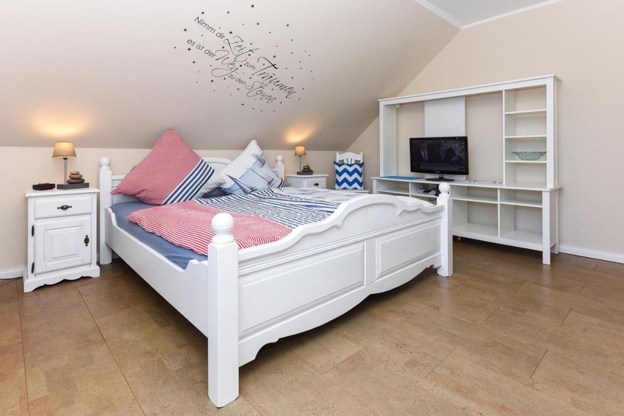 Ferienwohnung Haus Heimathafen エセンス エクステリア 写真